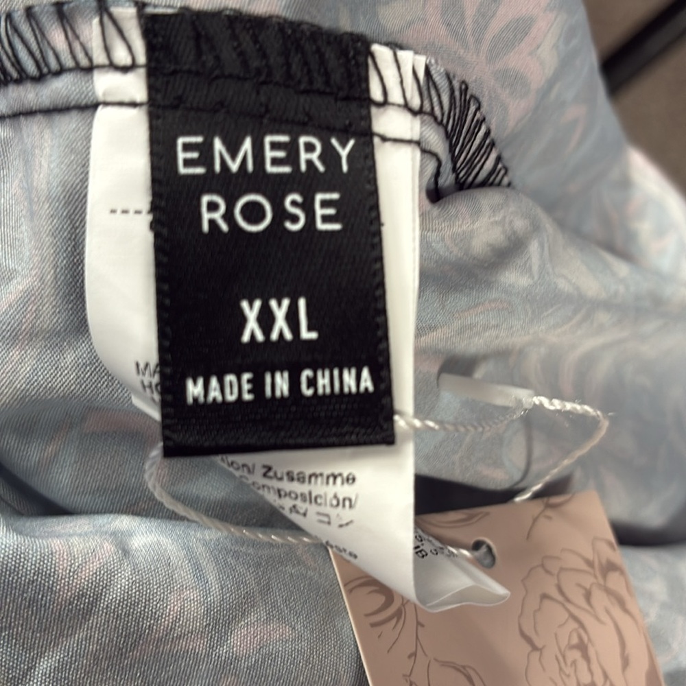 EMERY ROSE XXL TOP - Picture 9 of 12